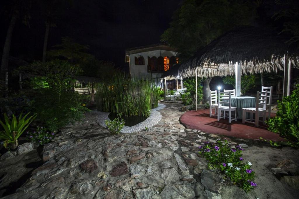 Chez Maggie Hotel & Restaurant Morondava Exterior foto